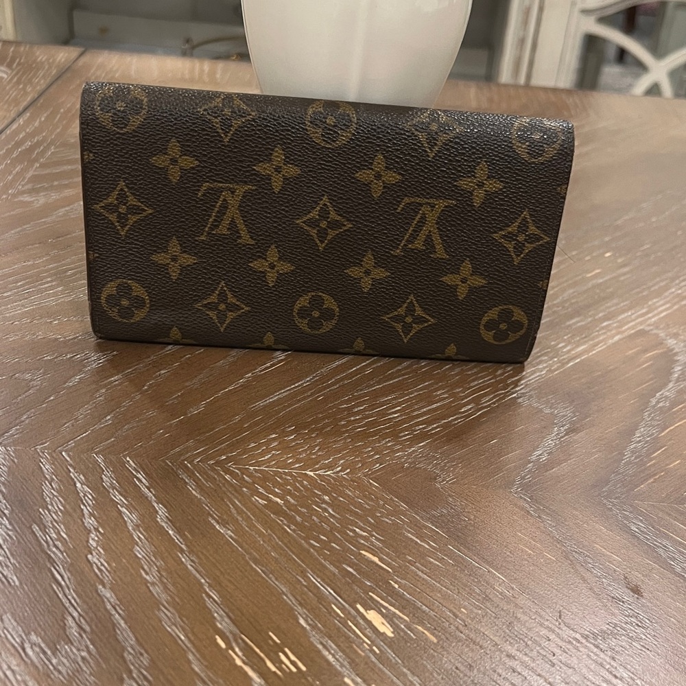 Sold Louis Vuitton Brown Monogram Wallet - Picture 2 of 12
